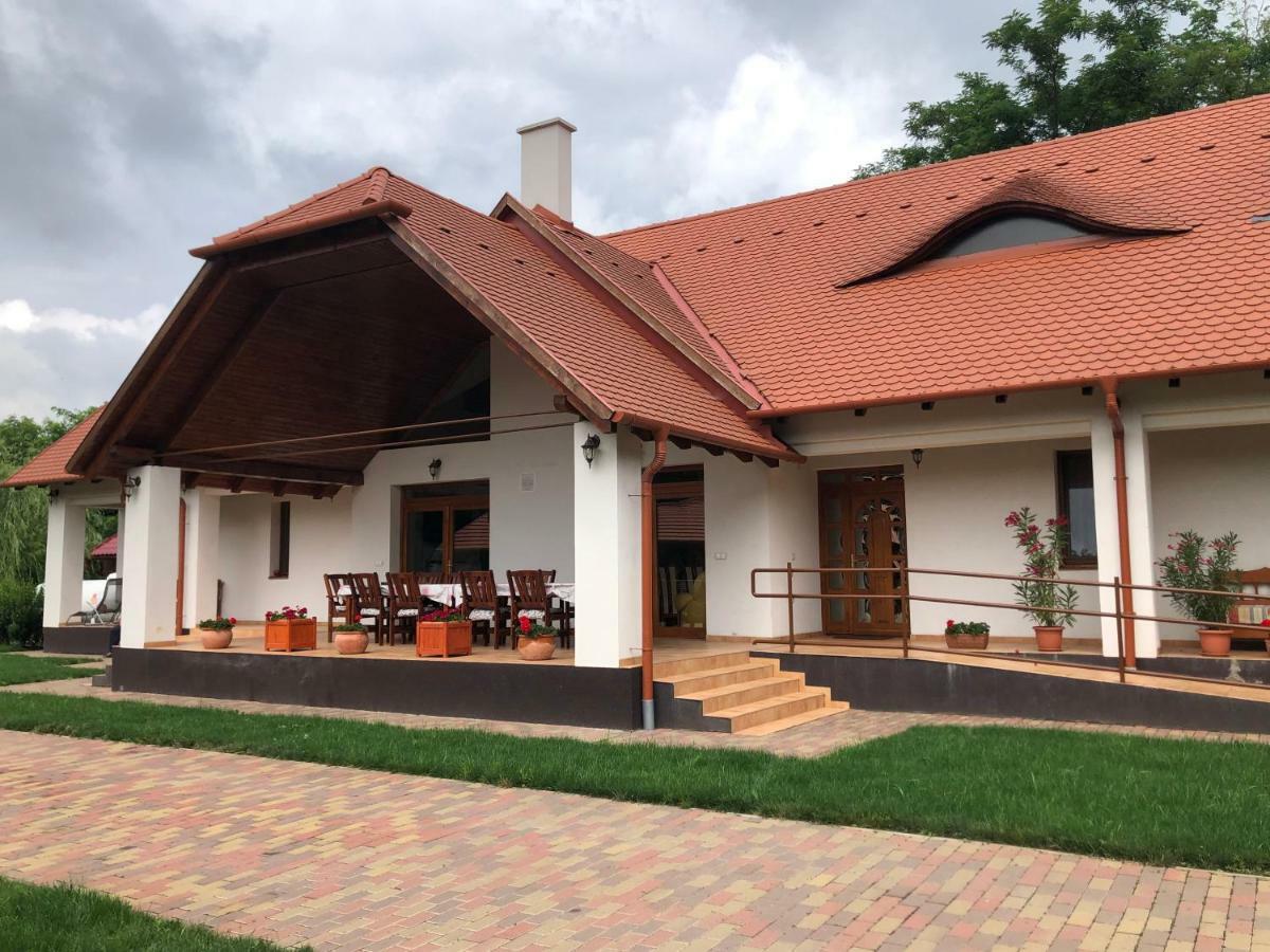 Kiscsere Vendeghaz Kallosemjen Exteriér fotografie
